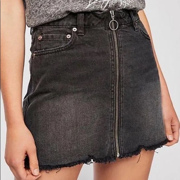New with tags We The Free Free People black denim zip up edgy mini skirt size 26 - Picture 1 of 4